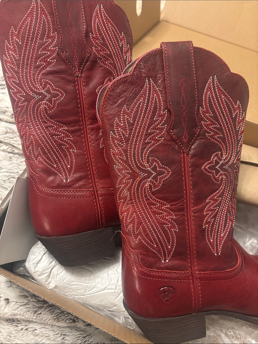 Women's Red Embroidered Western Boots by Ariat NWT Heritage Toe StretchFit 9B